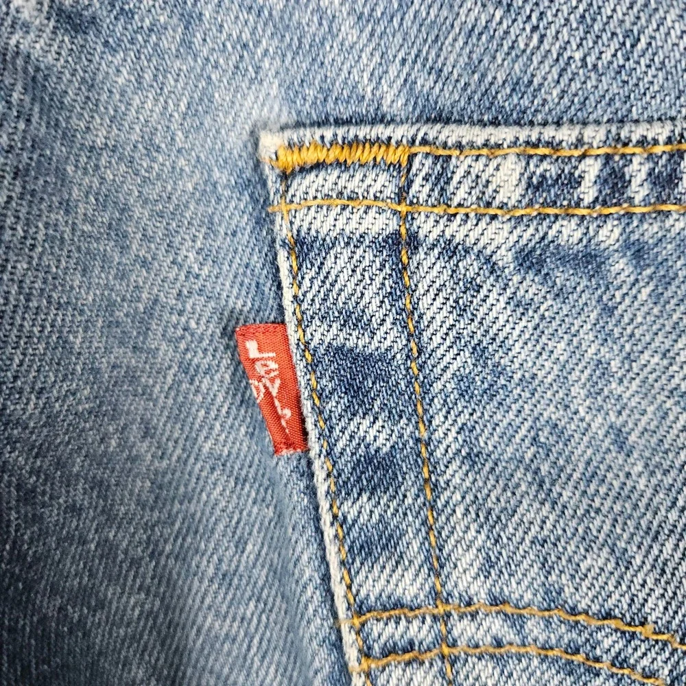 Vintage Levi's Mens 34x32 Blue Jeans 501 Straight Leg Button Fly Denim (06/2000)